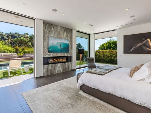 2002 LOMA VISTA Drive, Beverly Hills CA 90210