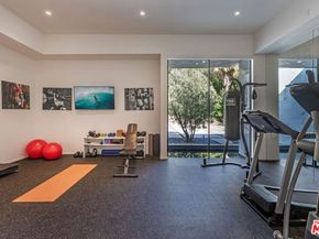 2002 LOMA VISTA Drive, Beverly Hills CA 90210