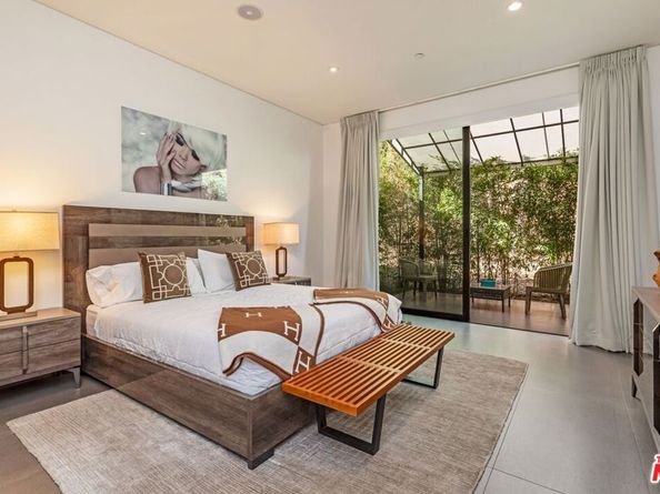 2002 LOMA VISTA Drive, Beverly Hills CA 90210