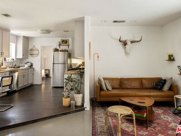 7815 Denivelle Road, Sunland CA 91040