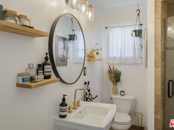 7815 Denivelle Road, Sunland CA 91040