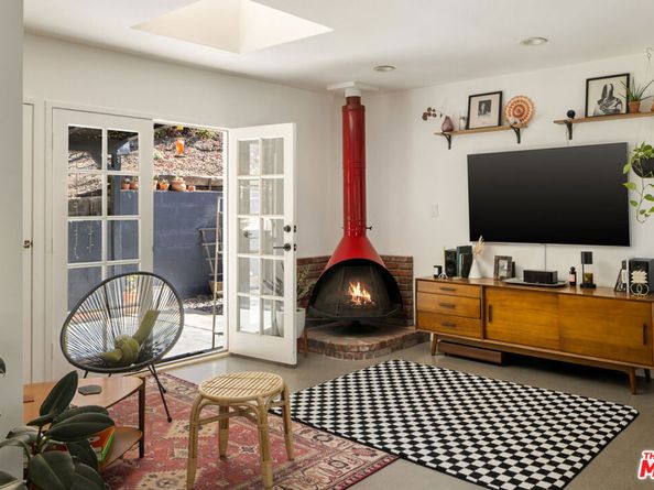 7815 Denivelle Road, Sunland CA 91040