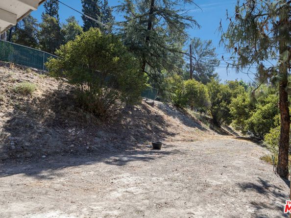 7815 Denivelle Road, Sunland CA 91040