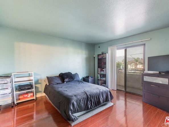 10901 Laurel Canyon Boulevard 201, San Fernando CA 91340