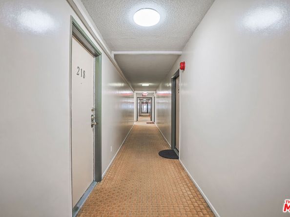 6121 Woodman Avenue, Van Nuys CA 91401