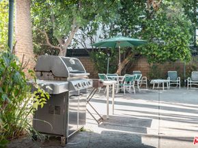 6121 Woodman Avenue, Van Nuys CA 91401