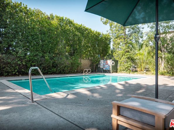 6121 Woodman Avenue, Van Nuys CA 91401