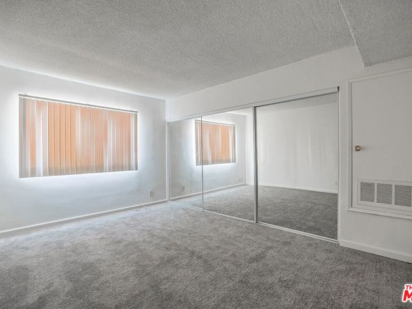 6121 Woodman Avenue, Van Nuys CA 91401