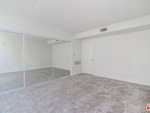 6121 Woodman Avenue, Van Nuys CA 91401