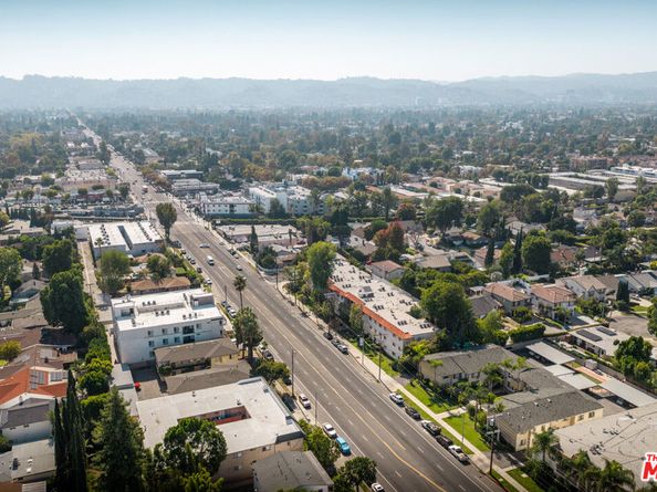 6121 Woodman Avenue, Van Nuys CA 91401