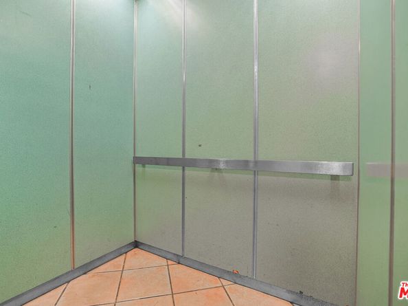 6121 Woodman Avenue, Van Nuys CA 91401