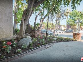 6121 Woodman Avenue, Van Nuys CA 91401