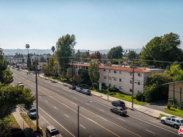 6121 Woodman Avenue, Van Nuys CA 91401