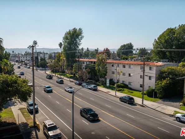 6121 Woodman Avenue, Van Nuys CA 91401