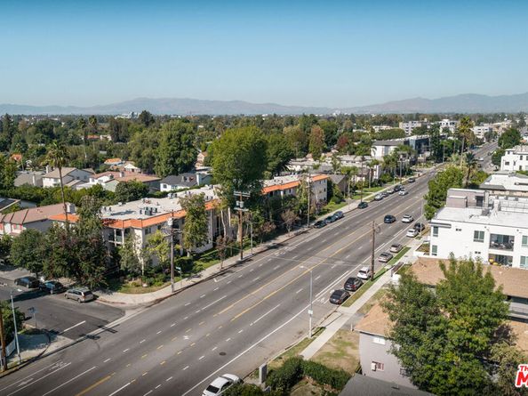 6121 Woodman Avenue, Van Nuys CA 91401