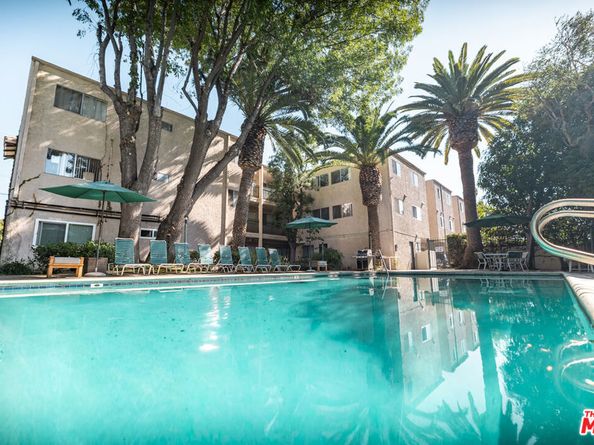 6121 Woodman Avenue, Van Nuys CA 91401