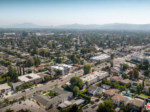 6121 Woodman Avenue, Van Nuys CA 91401
