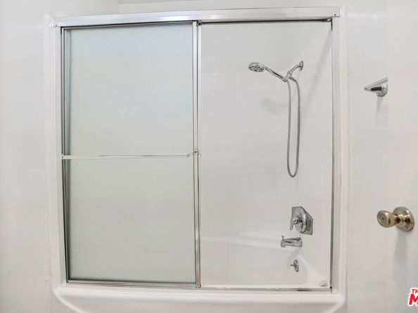 6121 Woodman Avenue, Van Nuys CA 91401