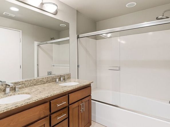 21301 Erwin Street 408, Woodland Hills CA 91367