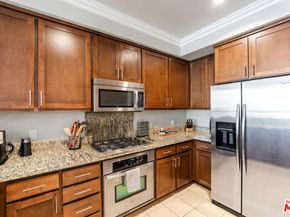 21301 Erwin Street 408, Woodland Hills CA 91367