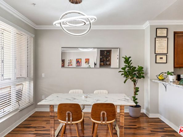 21301 Erwin Street 408, Woodland Hills CA 91367