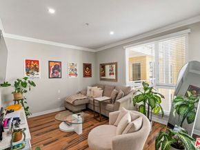 21301 Erwin Street 408, Woodland Hills CA 91367