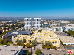 21301 Erwin Street 408, Woodland Hills CA 91367