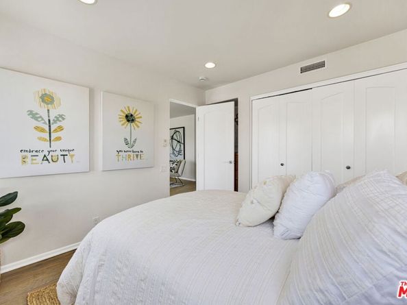 7019 E Seaside Walk, Long Beach CA 90803