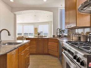 7019 E Seaside Walk, Long Beach CA 90803