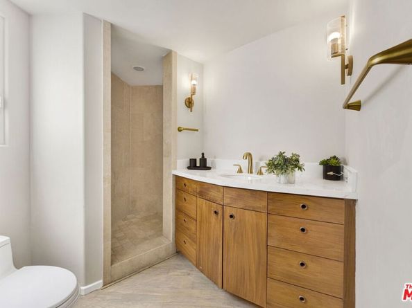 7019 E Seaside Walk, Long Beach CA 90803