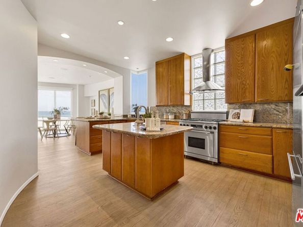 7019 E Seaside Walk, Long Beach CA 90803