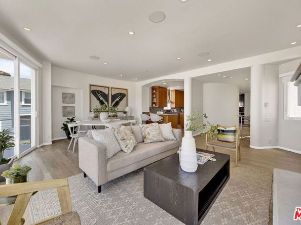 7019 E Seaside Walk, Long Beach CA 90803