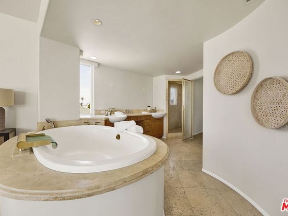 7019 E Seaside Walk, Long Beach CA 90803