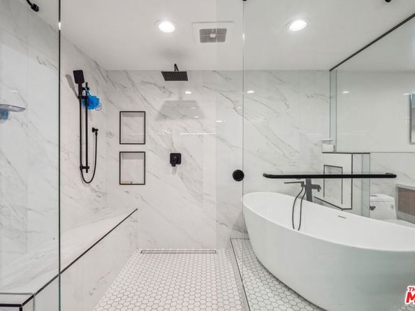 4900 Queen Victoria Road, Woodland Hills CA 91364