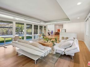 4900 Queen Victoria Road, Woodland Hills CA 91364