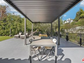 4900 Queen Victoria Road, Woodland Hills CA 91364