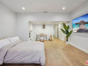 4900 Queen Victoria Road, Woodland Hills CA 91364