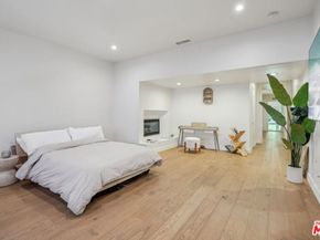 4900 Queen Victoria Road, Woodland Hills CA 91364