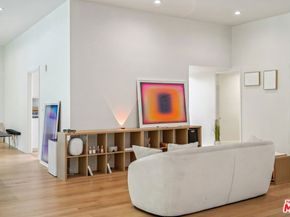 4900 Queen Victoria Road, Woodland Hills CA 91364