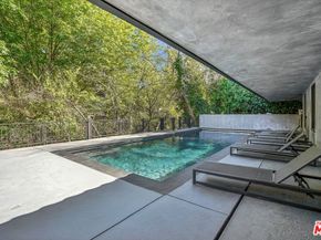 4900 Queen Victoria Road, Woodland Hills CA 91364