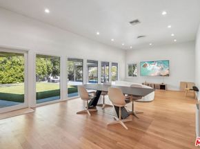 4900 Queen Victoria Road, Woodland Hills CA 91364