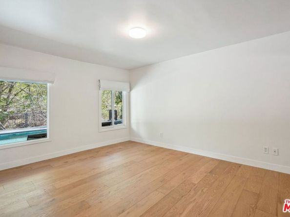 4900 Queen Victoria Road, Woodland Hills CA 91364