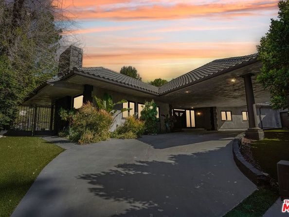 4900 Queen Victoria Road, Woodland Hills CA 91364