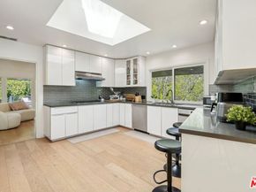 4900 Queen Victoria Road, Woodland Hills CA 91364