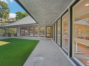 4900 Queen Victoria Road, Woodland Hills CA 91364