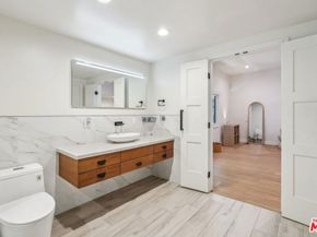 4900 Queen Victoria Road, Woodland Hills CA 91364