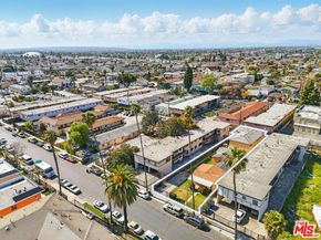 627 W 82nd Street, Los Angeles CA 90044