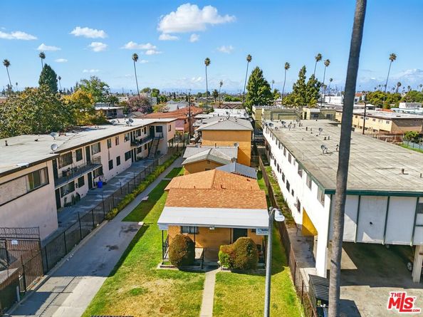 627 W 82nd Street, Los Angeles CA 90044