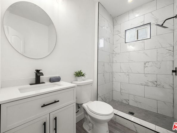 163 W 55th Street, Los Angeles CA 90037