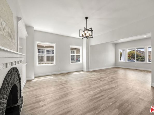 163 W 55th Street, Los Angeles CA 90037